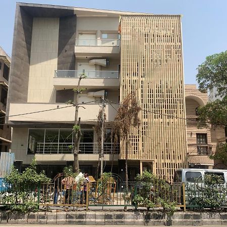 Hotel Leo Saffron Delhi  Exteriör bild